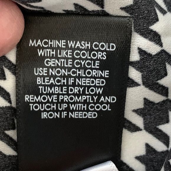 Torrid 1 Button Front Blouse Women 1X Silky Houndstooth B&w Pattern Long Sleeve - Picture 11 of 11